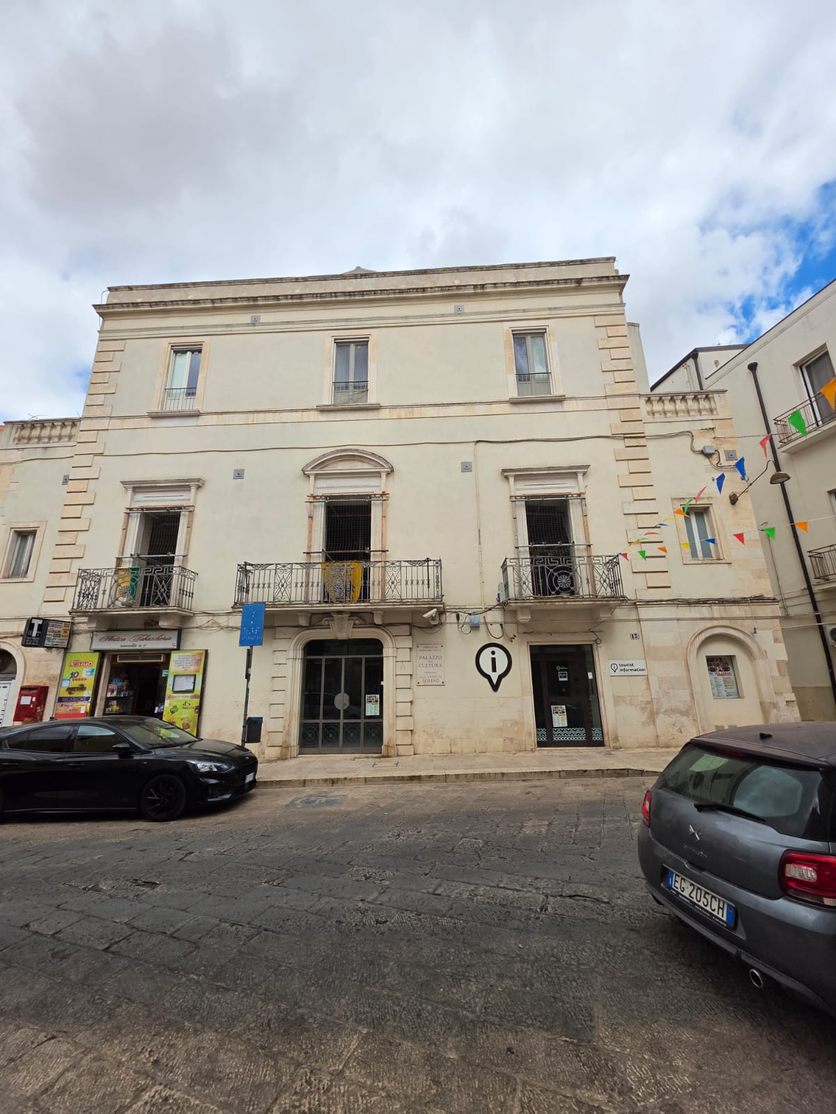 Palazzo Serino, Gioia del Colle