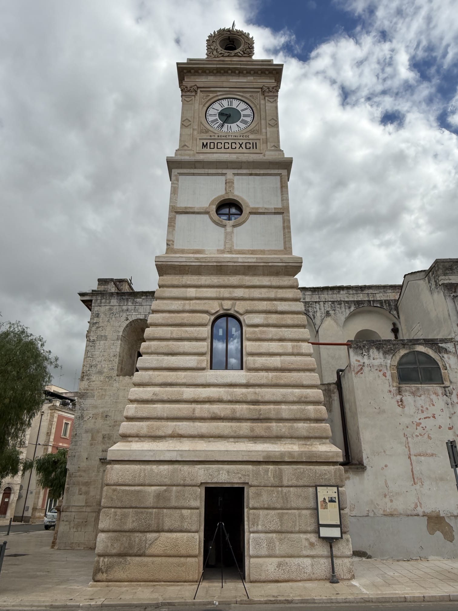 Torre dell'orologio, Turi