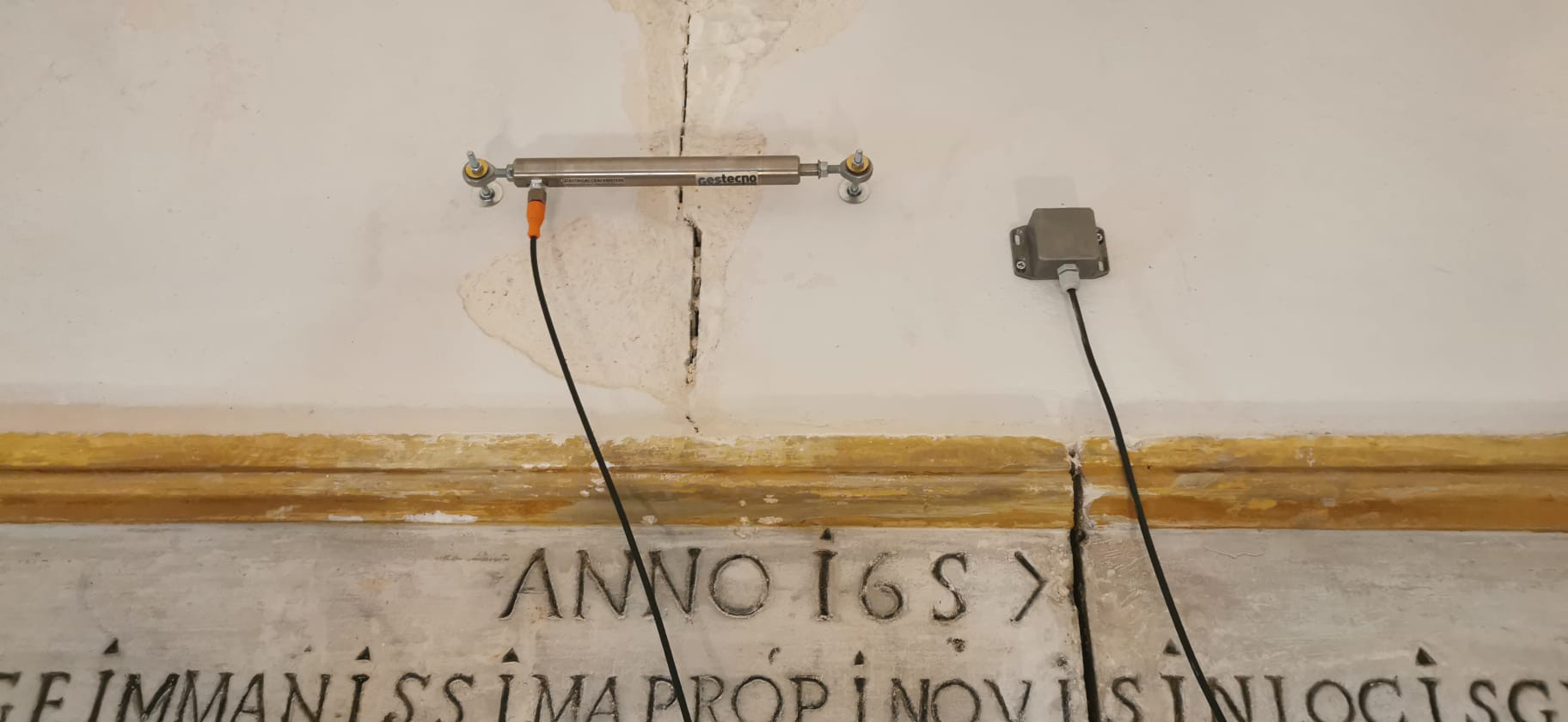 Elaborazione e coordinamento piani di monitoraggio strutturale in remoto fessurimetrico - clinometrico, monitoraggio dinamico accelerometrico